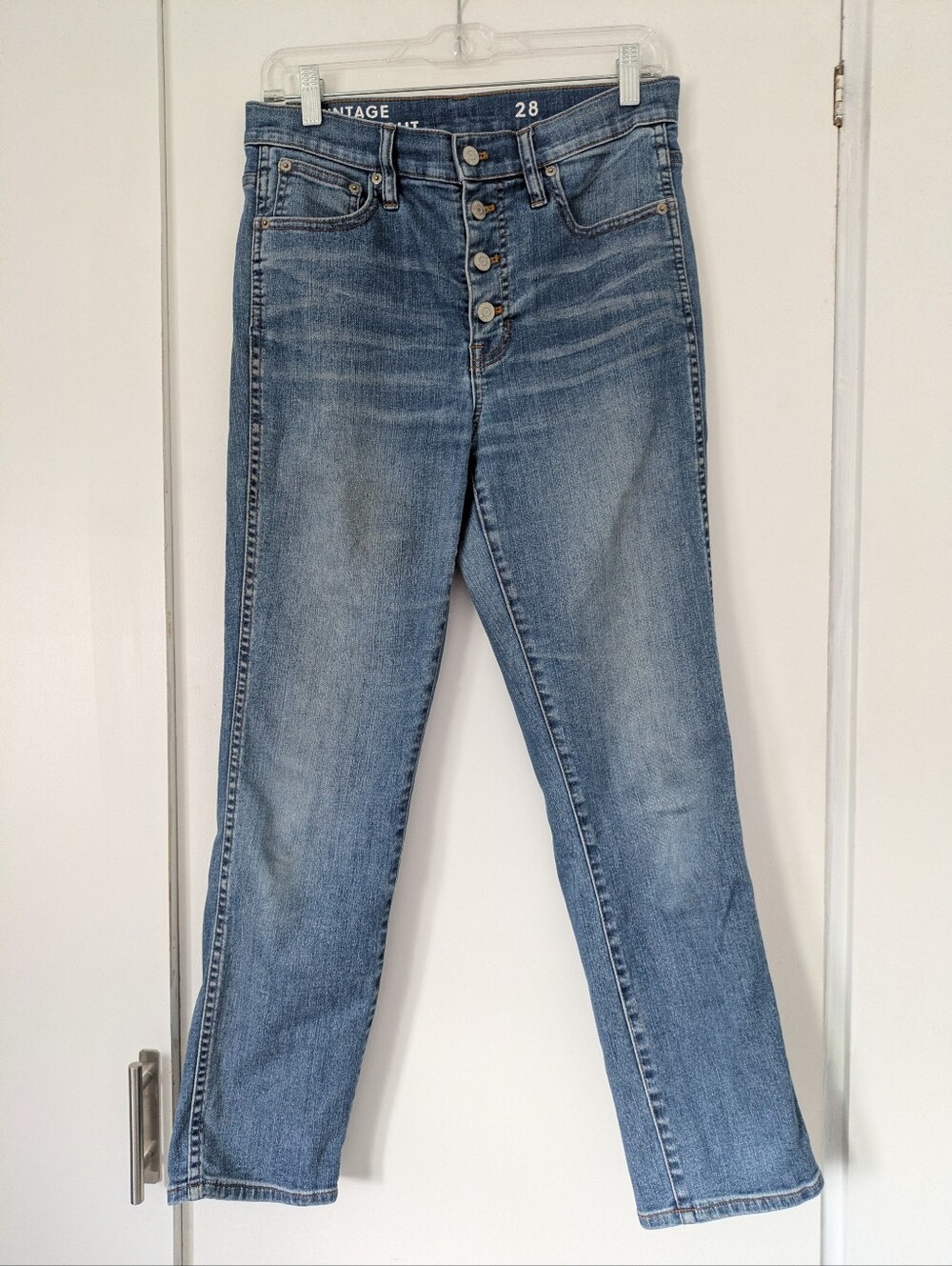 J Crew Vintage Straight ankle Jeans 28 / 6 With Button Front.